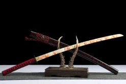 Alternative view of Flüchtiger Phönix - Handgeschmiedetes Katana aus 1045 Kohlenstoffstahl