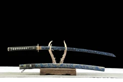 Alternative view of Nächtliche Stille - Handgeschmiedetes Katana aus 1045 Kohlenstoffstahl