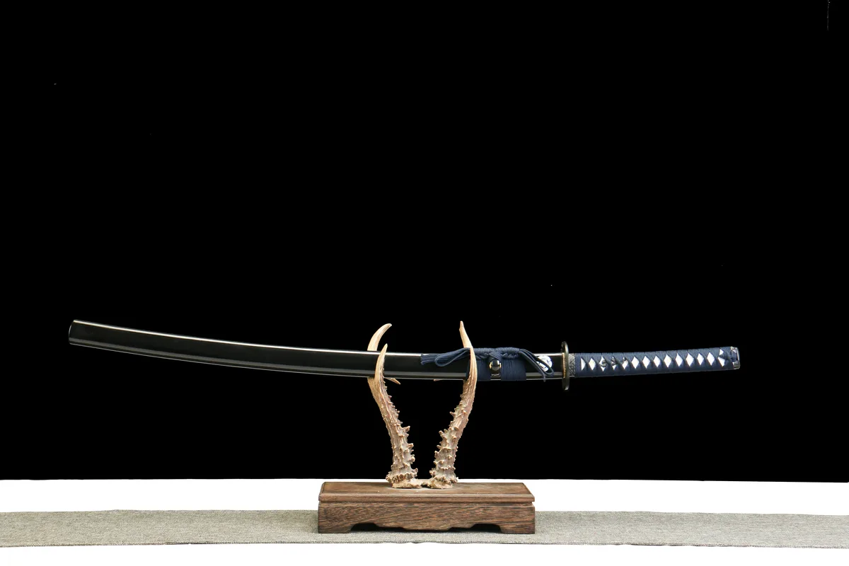 Dunkle Flut - Handgeschmiedetes Katana aus 1065 Kohlenstoffstahl