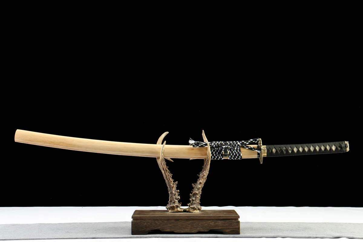 Dunkler Stern - Handgeschmiedetes Katana aus 1065 Kohlenstoffstahl
