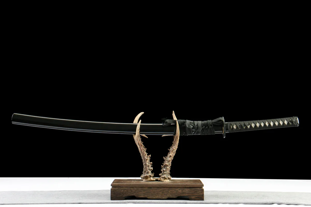 Glut der Asche - Handgeschmiedetes Katana aus 1065 Kohlenstoffstahl