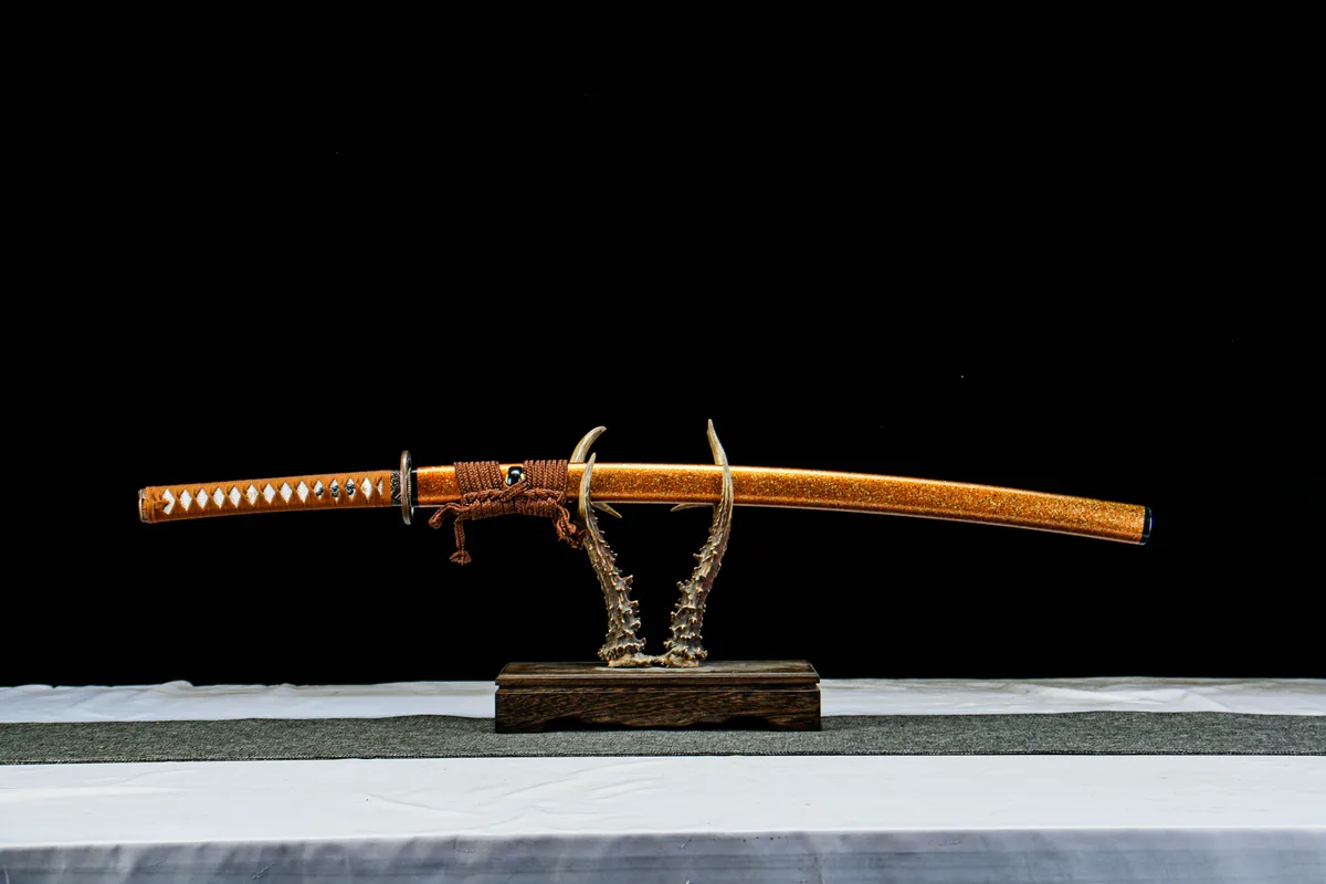 Obsidian Inferno - Handgeschmiedetes Katana aus 1065 Kohlenstoffstahl