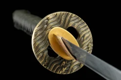 Alternative view of Schwarzes Eisen - Handgeschmiedetes Katana aus 1065 Kohlenstoffstahl
