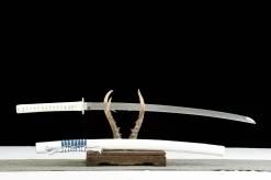 Alternative view of Silberfrost - Handgeschmiedetes Katana aus 1065 Kohlenstoffstahl