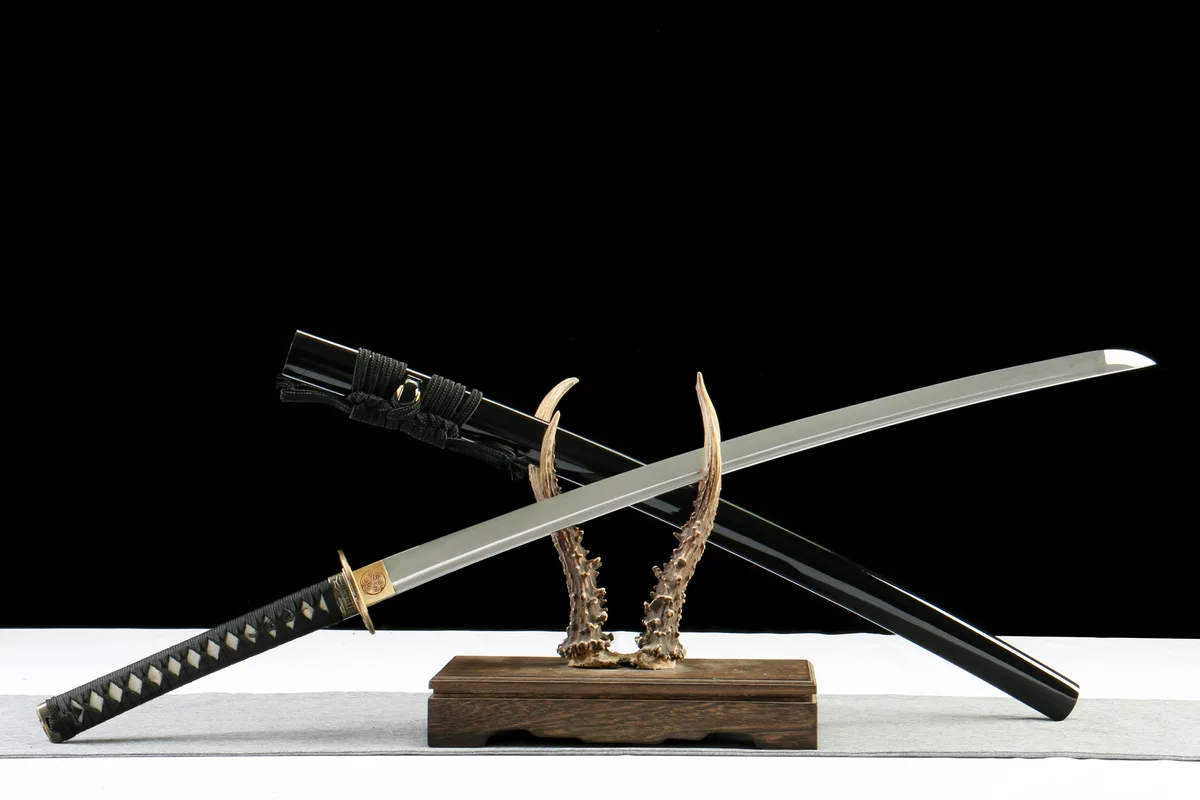 Stahlzahn - Handgeschmiedetes Katana aus 1065 Kohlenstoffstahl