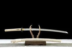 Stille Orchidee - Handgeschmiedetes Katana aus 1065 Kohlenstoffstahl