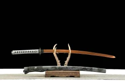 Alternative view of Vergoldetes Inferno - Handgeschmiedetes Katana aus 1065 Kohlenstoffstahl