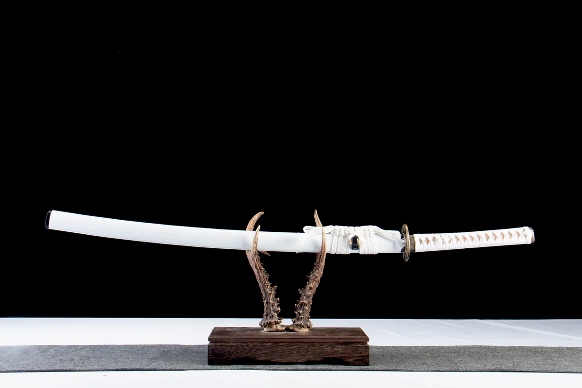Weißer Reißzahn - Handgeschmiedetes Katana aus 1065 Kohlenstoffstahl - Image 12