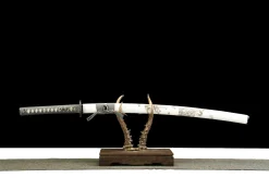 Weißer Tiger (啸) - Handgeschmiedetes Katana aus 1065 Kohlenstoffstahl