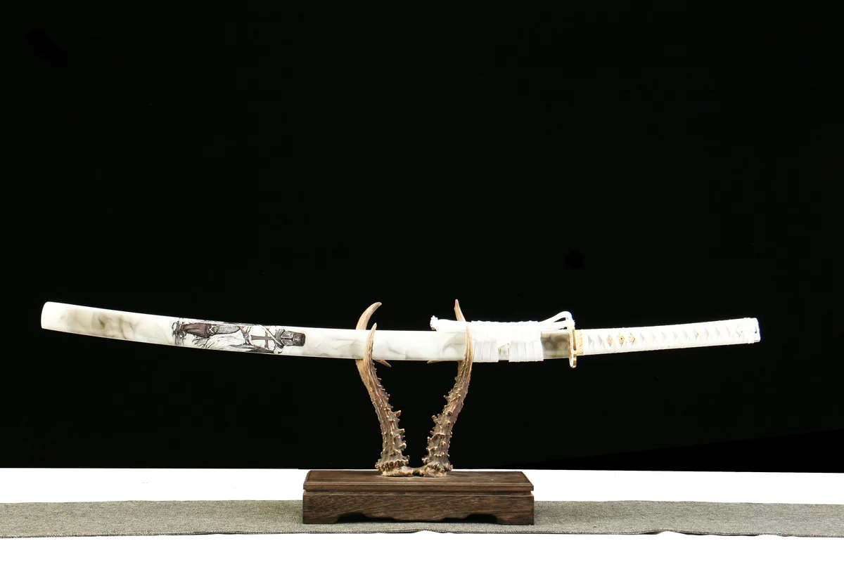 Kältegipfel-Glanz - Handgeschmiedetes Katana aus Carbon Steel