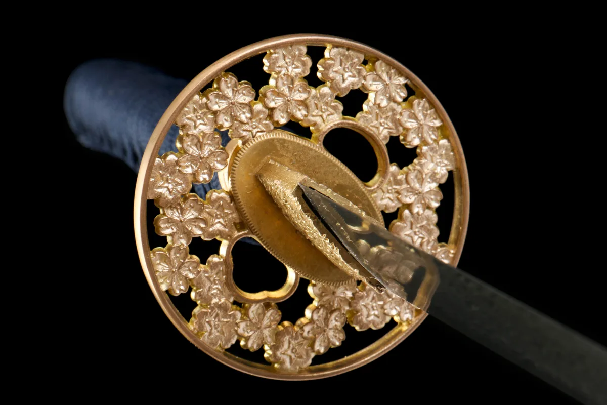 Azurnes Leuchten - Handgeschmiedetes Katana aus Damaskusstahl - Image 9
