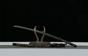 Alternative view of Blütenmond - Handgeschmiedetes Katana aus Damaskusstahl