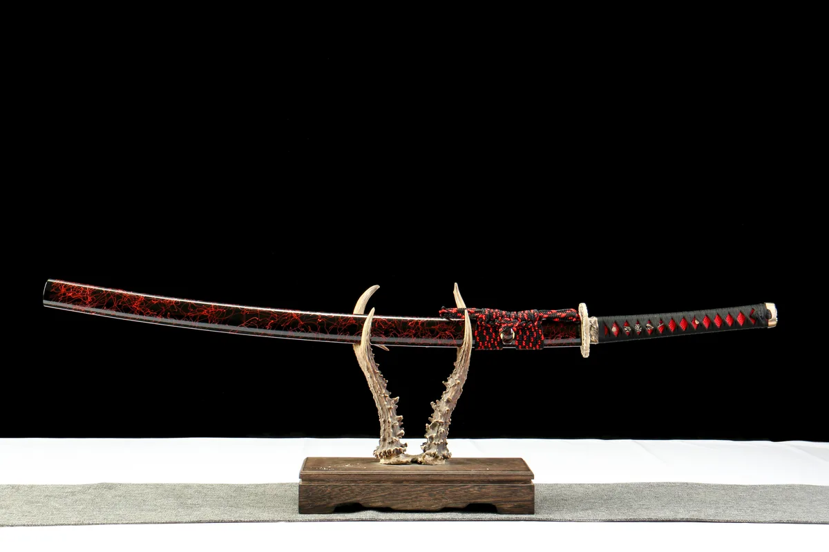 Fegefeuer-Ader - Handgeschmiedetes Katana aus Damaskusstahl