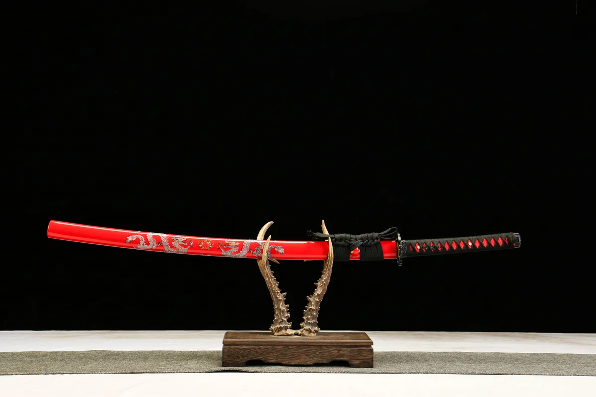 Flammender Drache - Handgeschmiedetes Katana aus Damaskusstahl