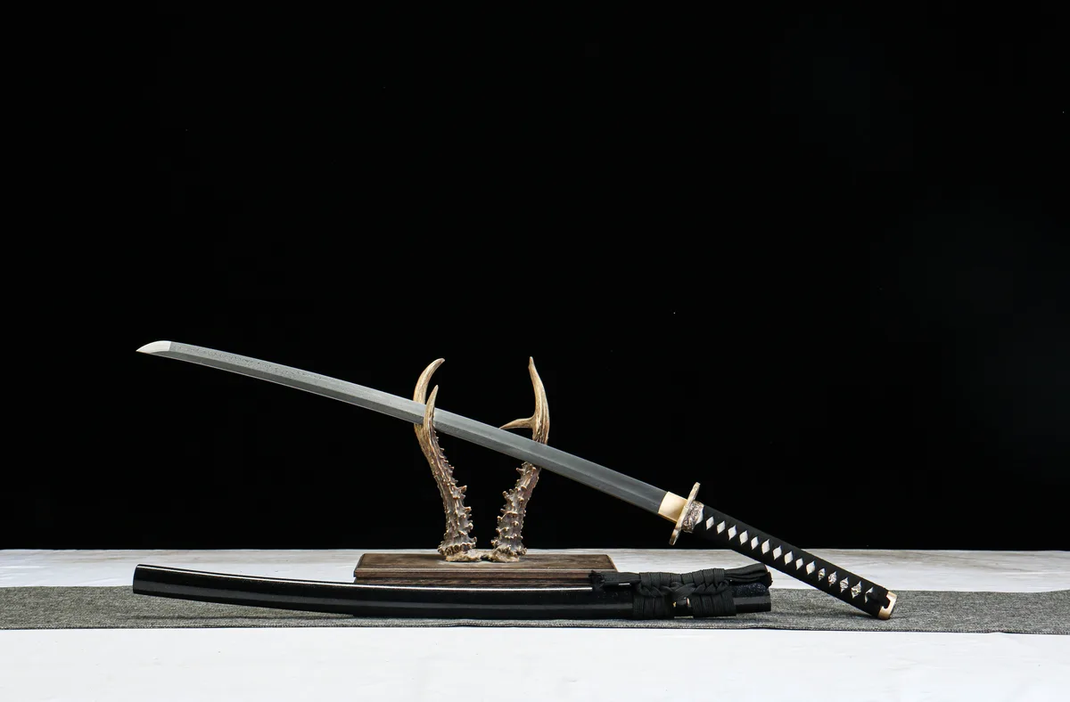 Nachtklinge - Handgeschmiedetes Katana aus Damaskusstahl