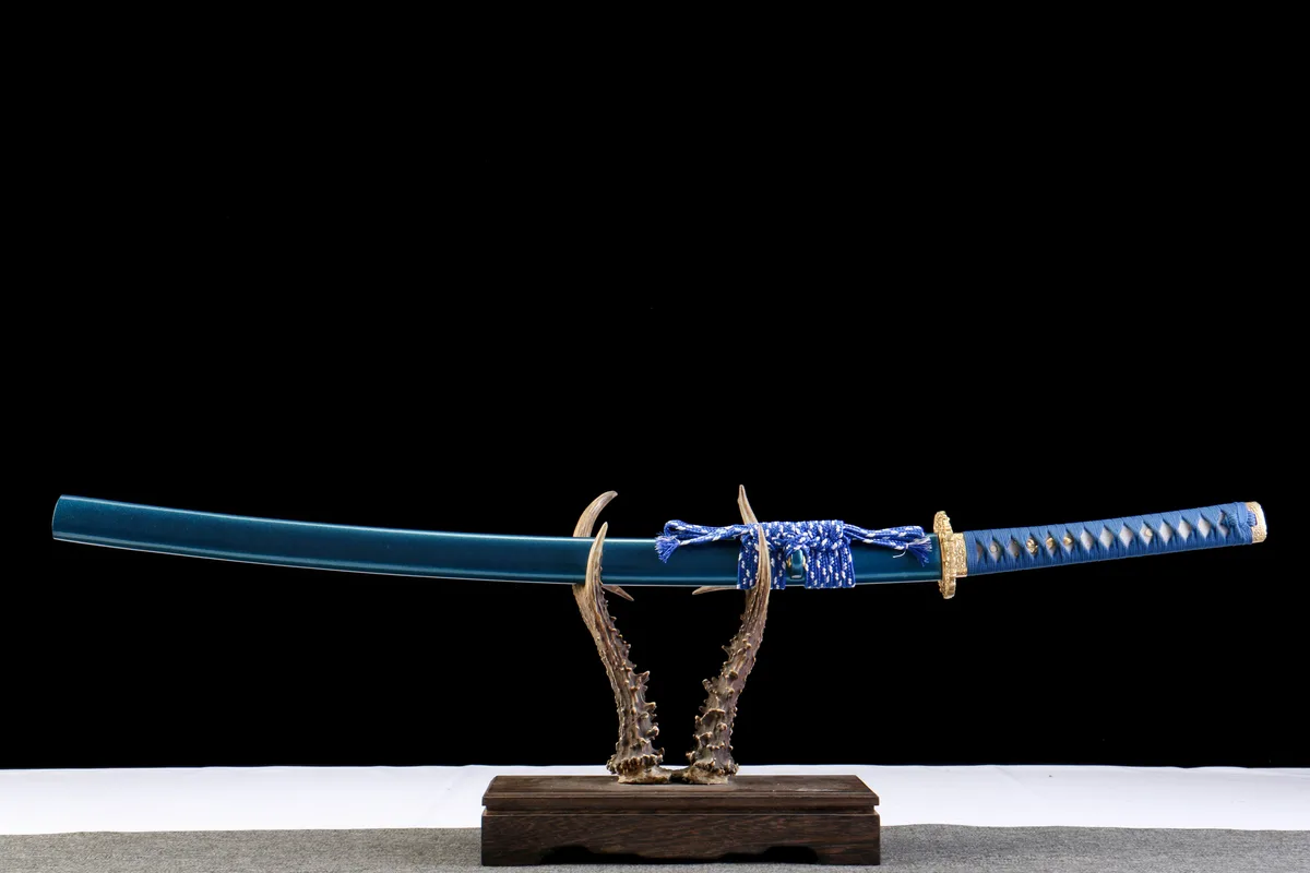 Tiefseegold - Handgeschmiedetes Katana aus Lehmgehärteter Damaskusstahl