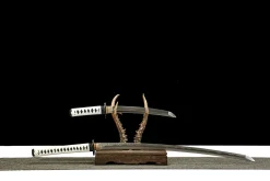 Alternative view of Geist von Tsushima - Handgeschmiedetes Katana aus T10 Werkzeugstahl