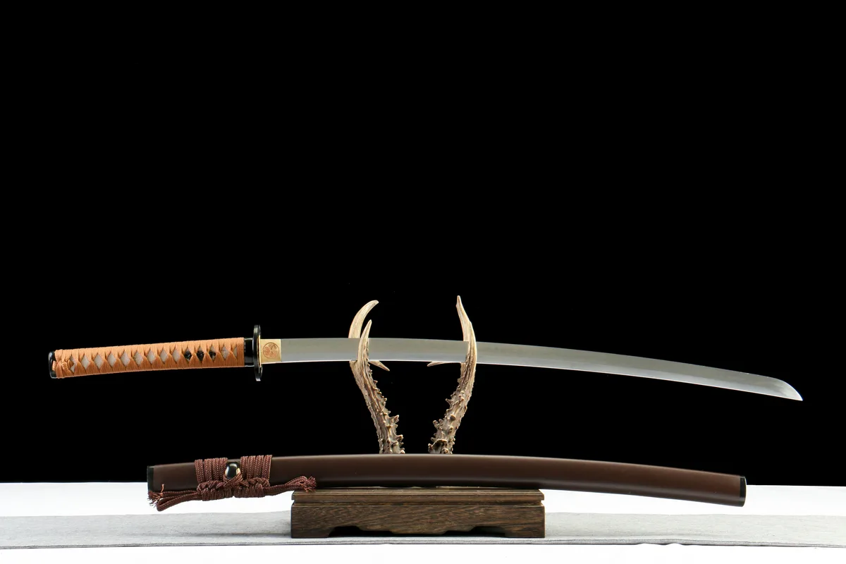 Glühende Asche - Handgeschmiedetes Katana aus T10 Werkzeugstahl - Image 10
