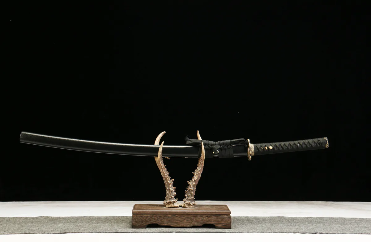 Karmesiner Schatten - Handgeschmiedetes Katana aus T10 Werkzeugstahl