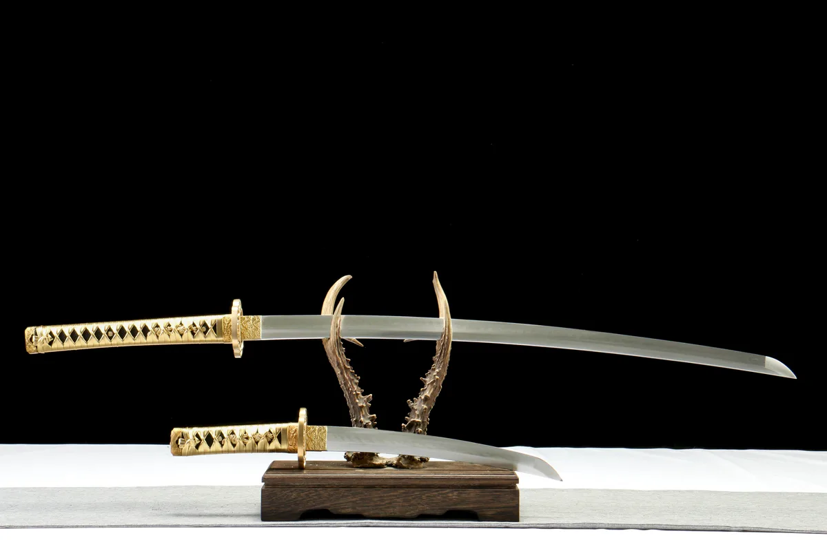 Silberne Flut Set - Handgeschmiedetes Katana aus T10 Werkzeugstahl