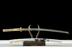 Alternative view of Silberne Gezeit - Handgeschmiedetes Katana aus T10 Werkzeugstahl
