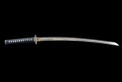 Tinten­schuppen im Lichtfluss - Handgeschmiedetes Katana aus T10 Werkzeugstahl