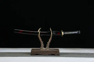 Flammenschatten - Handgeschmiedetes Wakizashi aus 1045 Kohlenstoffstahl