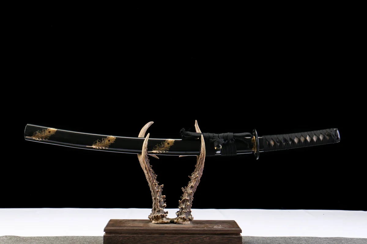 Goldene Feder - Handgeschmiedetes Wakizashi aus T10 Werkzeugstahl