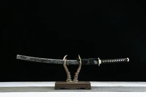 Sternenglanz - Handgeschmiedetes Wakizashi aus T10 Werkzeugstahl